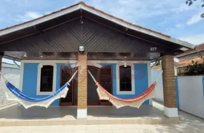 Excecelente casa em lote inteiro com 3 dormitórios e edícula