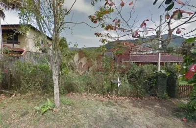 Terreno localizado a menos de 300 mts da praia do capricórnio i