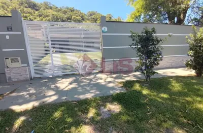 Linda casa com 3 suítes para locação definitiva no bairro jardim terralão em caraguatatuba.