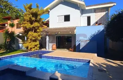 Sobrado com piscina, 3 dormitórios, sendo 1 suíte na Martim de Sá.