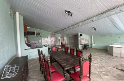 O Refúgio que sua família merece: Térrea com 3 suítes e Piscina