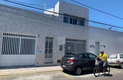 Casa com 4 quartos à venda na Avenida Carlos Burlamarqui, Centro, Aracaju