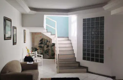Casa residencial ou comercial de 2 pavimentos no bairro coroa do meio