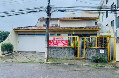 Casa com 3 quartos à venda na Rua Tarso Sobral, Grageru, Aracaju