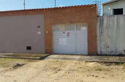 Casa mobiliada na zona de expansão, a 300m da praia do robalo.