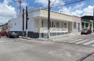 Casa de esquina no centro de estância - oportunidade única!