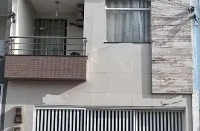 Excelente sobrado para vender com 05 quartos 03 suítes no centro em itabaiana