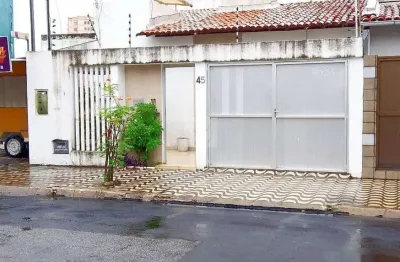 Casa com 3 quartos à venda na Rua Tênisson Ribeiro, Grageru, Aracaju