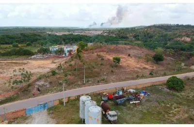 Terreno à venda na Avenida Alexandre Alcino, Santa Maria, Aracaju