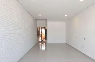 Oportunidade estratégica: sala ampla com mezanino em polo comercial premium , de alto padrão.