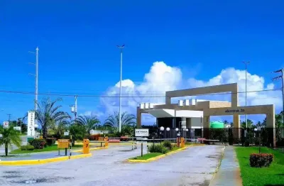 Descubra a casa dos seus sonhos no exclusivo Condomínio Morada do Rio, em Aracaju. Esta residência de dois pavimentos é a união perfeita entre o luxo,