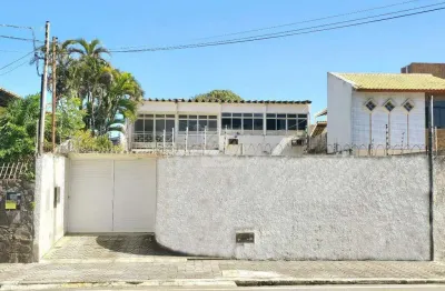 Casa comercial à venda na Avenida Mario Jorge Menezes Vieira, 906, Coroa do Meio, Aracaju