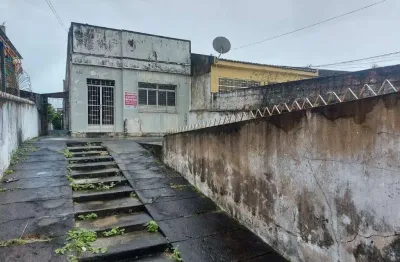 Oportunidade Imperdível: Casa à Venda na Avenida Rio de Janeiro
