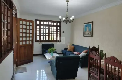 Oportunidade Estratégica no Salgado Filho: Residência ou Ponto Comercial Premium