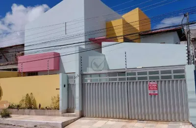 O refúgio urbano que sua família sempre sonhou! Casa de andar,