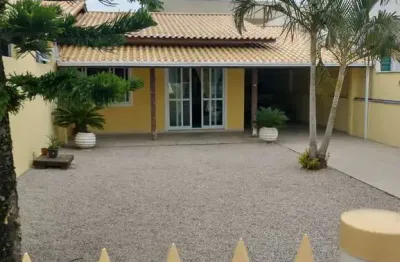 Casa com 3 quartos para alugar na Rua Vereador Manoel José dos Santos, Canto Grande, Bombinhas