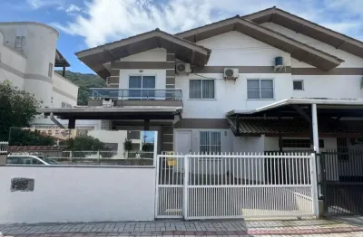 Casa com 3 quartos para alugar na Rua Vereador Manoel José dos Santos, Bombas, Bombinhas