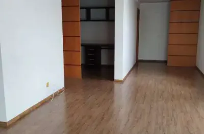 Apartamento para aluguel possui 140 metros quadrados com 4 quartos