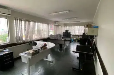 Imóvel comercial para venda tem 280 metros quadrados com 8 salas.