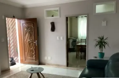 Casa Pronta para Morar no Ipiranga, São Paulo - 3 Quartos, Suíte, Vaga de Garagem e Área de Lazer