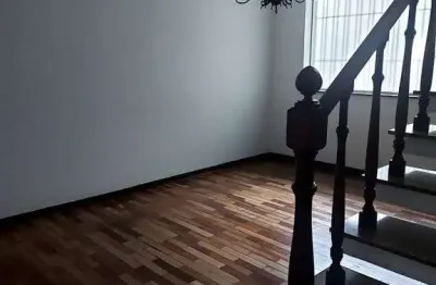 Casa com 2 quartos para alugar na Rua República do Iraque, Parque Colonial, São Paulo