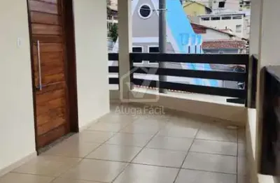 Casa com 3 quartos para alugar na Rua Apiacás, Parque Guarua, Juiz de Fora