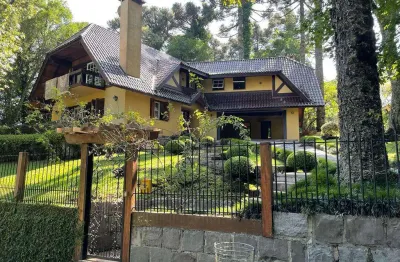 Casa 03 dorm. à venda no bairro planalto com 278 m² de área privativa