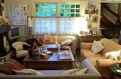 Casa 05 dorm. à venda no bairro centro com 300 m² de área privativa - 2 vagas de garagem
