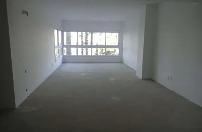Apartamento 02 dorm. à venda no bairro centro com 113 m² de área privativa - 1 vaga de garagem