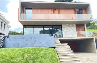 Casa 04 dorm. à venda no bairro aspen mountain com 400 m² de área privativa - 2 vagas de garagem