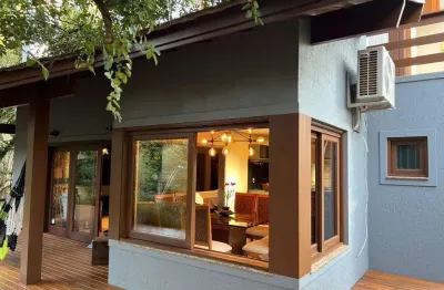 Casa 03 dorm. à venda no bairro vale das colinas com 350 m² de área privativa - 2 vagas de garagem