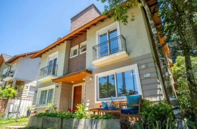 Casa 03 dorm. à venda no bairro vila suzana com 169 m² de área privativa - 2 vagas de garagem