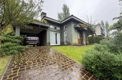 Casa 03 dorm. à venda no bairro alphaville com 233 m² de área privativa - 2 vagas de garagem