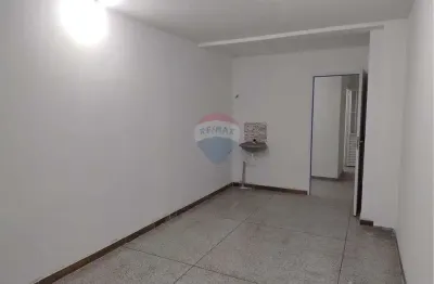 Aluga-se sala comercial com 16 m² - localizado no bairro rodrigo barreto - arujá/sp