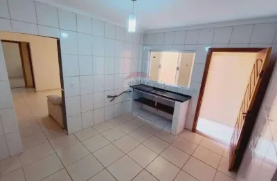 Casa com 2 quartos para alugar no Jardim Pinhal, Guarulhos 