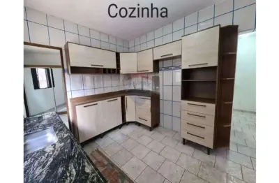 Casa ampla com 2 dormitórios, 4 vagas e salão superior – conforto e praticidade para você e sua família