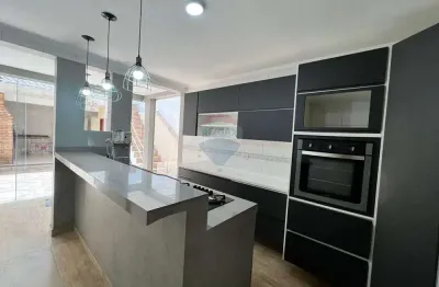 Sobrado com 3 dormitórios 4 vagas de garagem - jd santa mena - centro