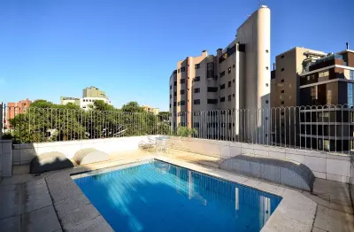 Cobertura exclusiva na melhor localização do batel com bigorrilho com piscina