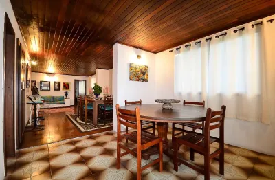 Cobertura exclusiva na melhor localização do batel com bigorrilho com piscina