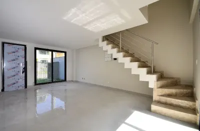 Belíssimo sobrado no cajuru com 3 quartos sendo 1 suíte 2 vagas