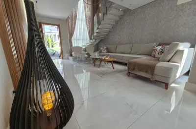 Linda casa decorada dentro de condomínio 3 quartos sendo 1 suíte
