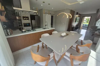 Linda casa decorada dentro de condomínio 3 quartos sendo 1 suíte