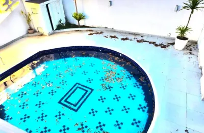 Linda casa de luxo na melhor localização de curitiba