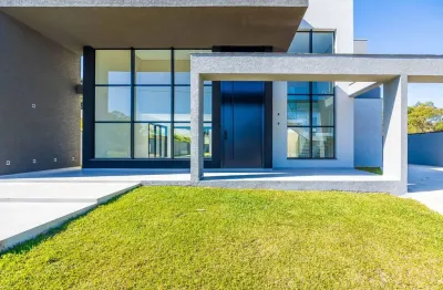 Linda casa de altíssimo padrão, perfeita para quem busca exclusividade é harmonia