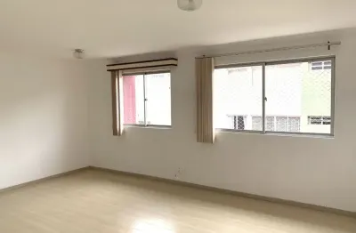 Oportunidade de apartamento no bairro água verde 2 quartos sendo.1 suíte