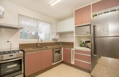 Sobrado em condomínio com 3 quartos 1 suíte2 vagas bairro uberaba