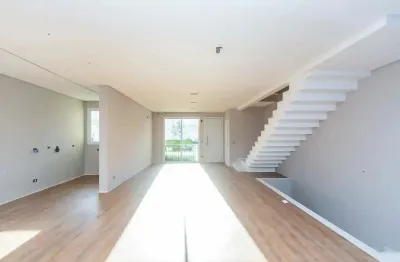 Casa de Condomínio com 2 Quartos e 3 banheiros à Venda, 180 m² por R$ 1.584.900