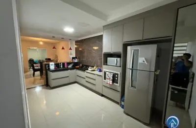 Sobrado de 150m² com 3 dormitórios sendo 2 suítes no setville em são josé dos campos