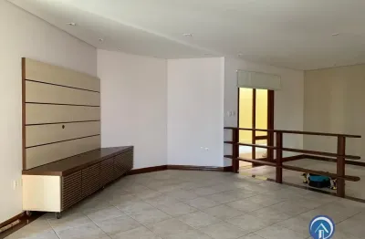 Sobrado de 170m² com 4 dormitórios no condomínio Altos da Serra I no Urbanova em São José dos Campos