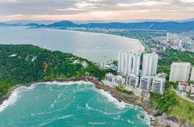 Apartamento em excelente localização com 132m² a 60 metros da praia da Enseada no Guarujá com lazer de clube!